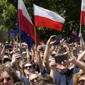 Oko pola miliona Poljaka na najvećem protestu protiv vlasti u Varšavi