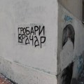 Prefarbani murali s likovima Mladića i Draže Mihailovića na Vračaru