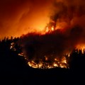 Trudo optužuje Fejsbuk: Dok požari besne u Kanadi, oni stavljaju profit iznad bezbednosti ljudi