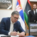 Srbija saoseća sa bolom prijateljskog naroda, spremna je da pomogne: Predsednik Vučić se upisao u knjigu žalosti u ambasadi…