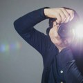 Zašto ljudi ponekad imaju crvene zenice na fotografijama?