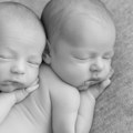 Borba za život i bezuslovna ljubav Prevremeno rođeni blizanci uslikani u inkubatoru (video)