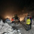 Olujni vetar i sneg u Hrvatskoj izazvali poteškoće u saobraćaju, delovi BiH bez struje