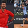 Nole, čekaj, pa to je moj telefon! Pogledajte hit scenu sa prethodnog meča Đokovića i njegovog rivala! Srbin "umro" od…