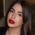 I crveni ruž, i dekolte, i providno: Ćerka Zdravka Čolića provocira, poručuju joj: "Ti si za udaju" (foto)