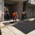 Sanacija udarnih rupa u mesnim zajednicama Bagremar i Erdoglija u toku
