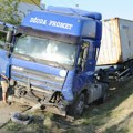 Detalji jezive nesreće kod Batajnice: Braća iz Ugrinovaca stradala na licu mesta, vozač kamiona pokušao da izbegne tragediju…