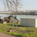 Metalna ograda duž šetališta od Brankovog mosta do parka Ušće: Ko i šta gradi?