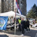 Zbor Banjica nastavio akcije podrške studentima, razvijen transparent pored štanda SNS