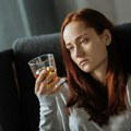 "Shvatila sam da ću umreti ako ne prestanem da pijem." Bivša alkoholičarka istakla 6 znakova kada treba da potražite pomoć