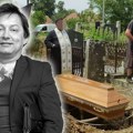 Zoki Šumadinac sahranjen uz svoj hit "Autotjun" pojačan do daske: Zvučnici oko groba treštali, majka neutešna