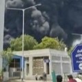 Jezivo na mestu pada aviona: Nebo je crno, hitne službe jure ka mestu katastrofe VIDEO