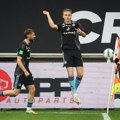 Zvezda gledala ludilo na Farskim Ostrvima: Palo pet golova za pola sata, rivali crveno-belih rešetali