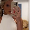 Jedna od najlepših srpskih odbojkašica obukla izazovnu belu haljinu, detalj sa telefona oduševiće verenika