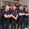 Srbija centar: Privredna komora Srbije slagala javnost – sala poluprazna, a poslanicima i stručnoj javnosti zabranjen ulaz