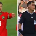 Pogledajte prvi zeleni karton u istoriji fudbala: Potez kao iz košarke, sudija je morao da stane pred ekran