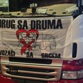 „Konvoj sa srcem“ obradovao decu nastradalih kamiondžija – vozači prešli 3.000 km zbog njih