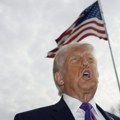 Namerno ga isključili iz komandne sobe: Tramp satima vikao na savetnike zbog oborenog aviona u Iranu
