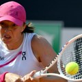Iga Švjontek, četvorostruka šampionka Rolana Garosa bez osvojenog seta poražena u osmini finala