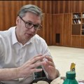(Video) Na zajedničkom doručku Vučić, Mali i Momirović Na trpezi parizer i jogurt predsednik ima još lepih vesti
