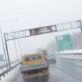 Putevi Srbije savetuju oprez u vožnji: Na pojedinim putevima ima raskvašenog snega, moguća poledica