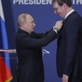 Vučić svesno ide u „ruski zagrljaj“ i gura prst u oko EU: Šta nam govori ponašanje predsednika Srbije