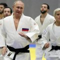 Politico o Putinovim ljudima u MOK-u: Isinbajeva marširala u uniformi, Tarpisčev za to da se sportisti bore u Ukrajini