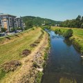 ČISTI SE KORITO NIŠAVE NIZVODNO OD GAZELE: Radnici Deponije na terenu, uskoro se pridružuju i zaposleni u Komunalcu