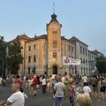 Niš i večeras blokiran, ali miran: Film, poruke na asfaltu i zahtev za izbore