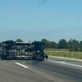 Prevrnuo se džip na auto-putu Niš–Beograd