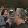 Načelnik policije u Novom Pazaru pogođen flašom u glavu, stao između kordona i građana