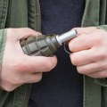 Dolijao bombaš Na lokal bacio eksplozivnu napravu