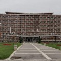 Nije nam mesto u istoj sali sa ljudima kojima je radno mesto „Ćacilend”: Kragujevački odbornici opozije bojkotuju sednicu…