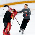(Foto) Stub i Karni igrali hokej: Dvojica lidera pre teških tema odlučili da se opuste, pridružile im se igračice iz…