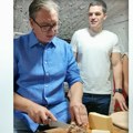 "Večeras smo radili na listi za poslanike" Vučić objavio video sa Palića: "Sastao sam se sa mladim ljudima i rešio da ih…
