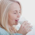 Najbolji napitak posle večere za ublažavanje simptoma menopauze, prema dijetetičarima