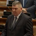 Dejan Manić u Skupštini: Vučić je zaboravio na obećanja o rekonstrukciji škole
