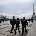 Policija ubila napadača koji je napao radnika čistoće šrafcigerom u predgrađu Pariza