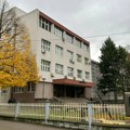 Roditelji učenika Gimnazije u Leskovcu primili poziv za hitnu sednicu – pitaju: Da li predsednik Saveta roditelja deluje…