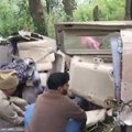 Pao helikopter sa hodočasnicima u Indiji, poginulo šestoro: Samo jedna osoba preživela, u toku akcija spasavanja (video)