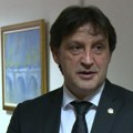 BiH sprema diplomatsku notu Srbiji jer je Gašić sedeo tokom intoniranja himne