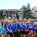 Loznički maturanti preplavili grad Održan šesti defile "Učim, znam - vredim" u Loznici (foto)