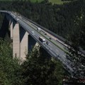 Nemci hirurški precizno pomerili most od 44.000 tona
