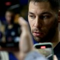 Kakav hit! Stefan Jović na patikama napisao čuvene reči Svetislava Pešića (foto)