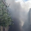 (Video) Gori auto na Vračaru: Čitava ulica u gustom crnom dimu!