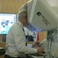 Prvi put na našim prostorima: Hirurg iz Beograda operisao pacijenta u Belgiji preko robotske konzole