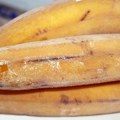 Sve više ljudi stavlja banane u zamrzivač i imaju odličan razlog za to