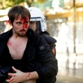 Tokom protesta u Tirani demonstranti napali policijsku stanicu Molotovljevi koktelima