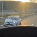 Dokle više? Još jedna vožnja u kontra smeru na autoputu: Vozač "megana" zalutao kod Bubanj potoka (video)