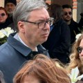 Predsednik Vučić stigao na sahranu ćerke Buleta Goncića: U rukama nosi veliki venac